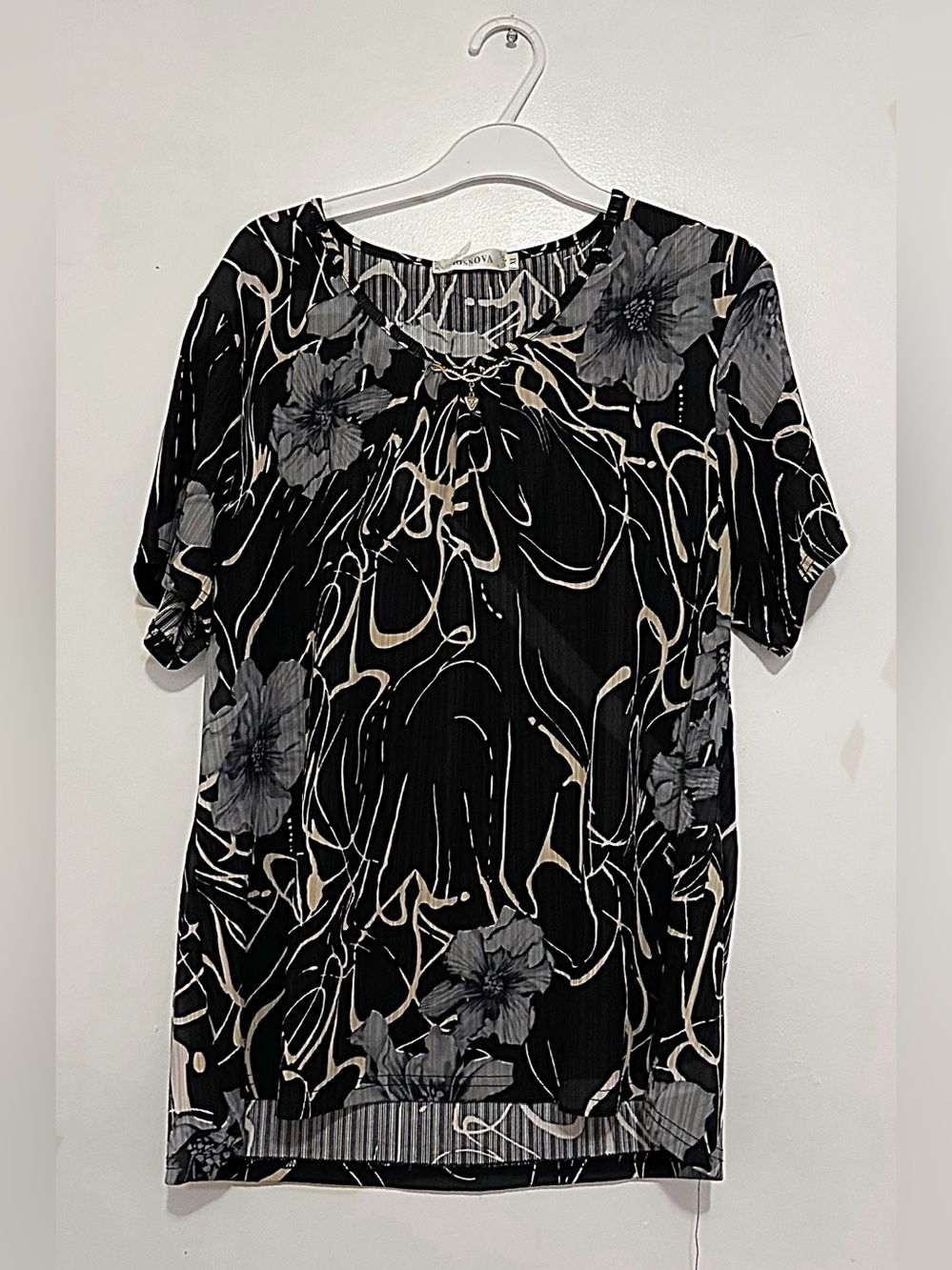 Black Floral-Print Women's Short Sleeve Top